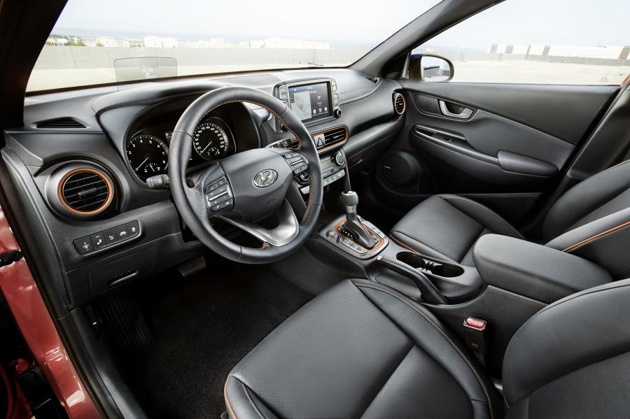 Интерьер Hyundai Kona (OS) 2017 года  (WW) (фото 4 из 50)